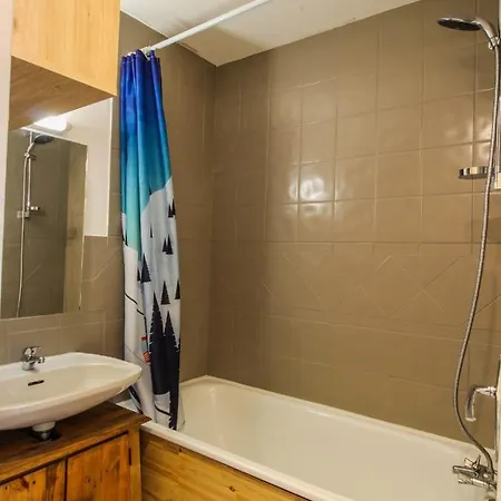 Nice Studio With Mountain View In Appartement