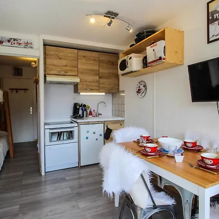 Appartement Nice Studio With Mountain View In *